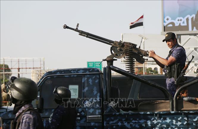 Lực lượng an ninh Houthi tuần hành ủng hộ lệnh ngừng bắn giữa Israel và Hamas tại Sanaa, Yemen ngày 10/10/2025. Ảnh: THX/TTXVN