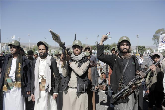 Lực lượng ủng hộ các tay súng Houthi tại thủ đô Sanaa, Yemen ngày 10/10/2025. Ảnh: THX/TTXVN