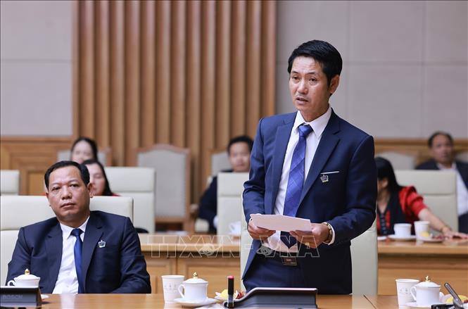 Thầy giáo Nguyễn Trần Vỹ, Hiệu trưởng Trường Phổ thông Dân tộc bán trú Ngọc Linh, thành phố Đà Nẵng phát biểu. Ảnh: Dương Giang-TTXVN