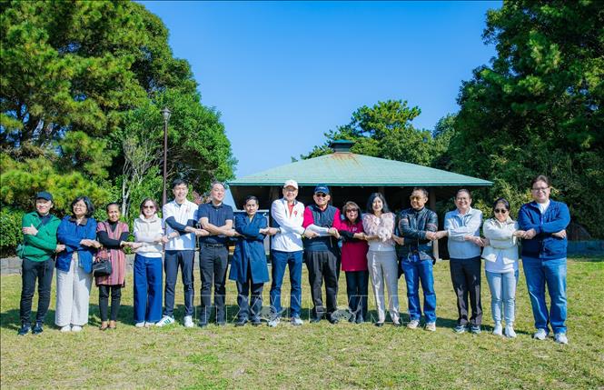 Các Đại sứ và đại diện các nước ASEAN tại Tokyo chụp ảnh kỷ niệm. Ảnh: Xuân Giao – PV TTXVN tại Nhật Bản