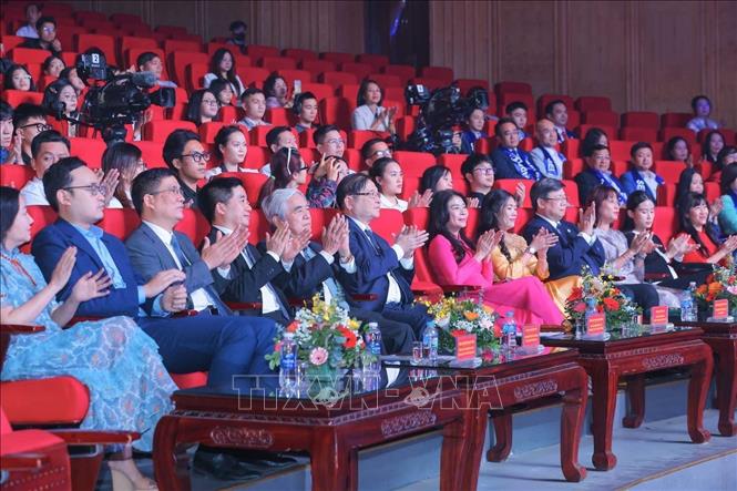 Các đại biểu tham dự chương trình. Ảnh: Hoàng Hiếu - TTXVN