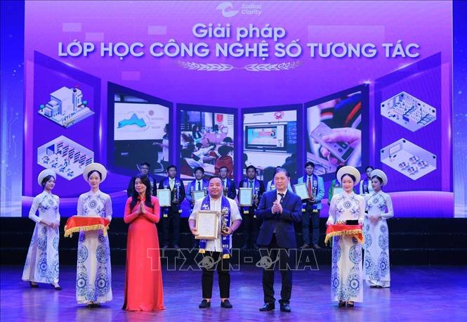 Công ty Cổ phần Zodiac Clarity với 