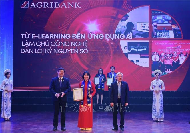 Ngân hàng Nông nghiệp và Phát triển Nông thôn Việt Nam với 