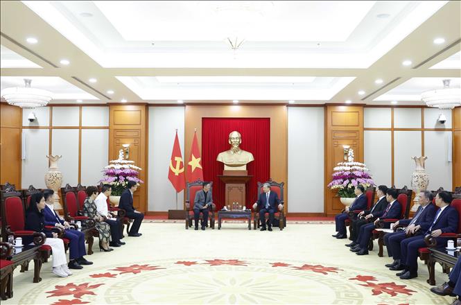 Party General Secretary To Lam receives Vice Chairman of China’s Luxshare-ICT Group in Vietnam Wang Laisheng. VNA Photo:Thống Nhất 