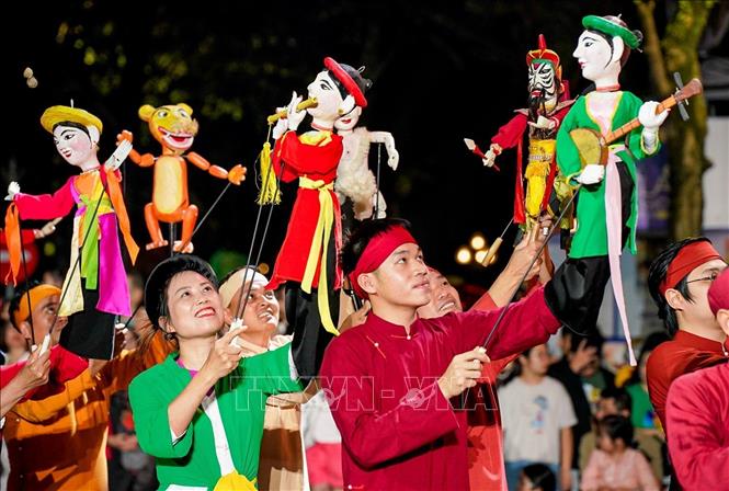 Phường rối Tế Tiêu Lễ hội múa rối Hà Nội 2025. Ảnh: Khánh Hoà - TTXVN
