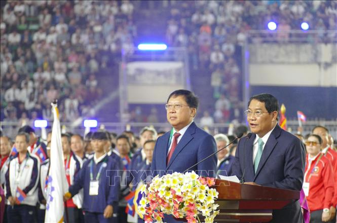 Ông Adsaphangthong Siphandone, Đô trưởng thủ đô Viêng Chăn, Chủ tịch Ban Tổ chức Đại hội, phát biểu tại sự kiện. Ảnh: Xuân Tú - PV TTXVN tại Lào