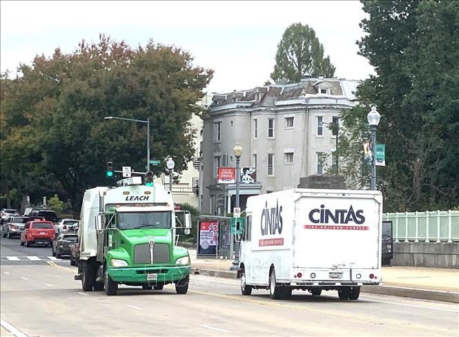 Xe tải hoạt động trên đường phố tại thủ đô Washington D.C. Ảnh: Ngọc Quang, PV TTXVN tại Mỹ.