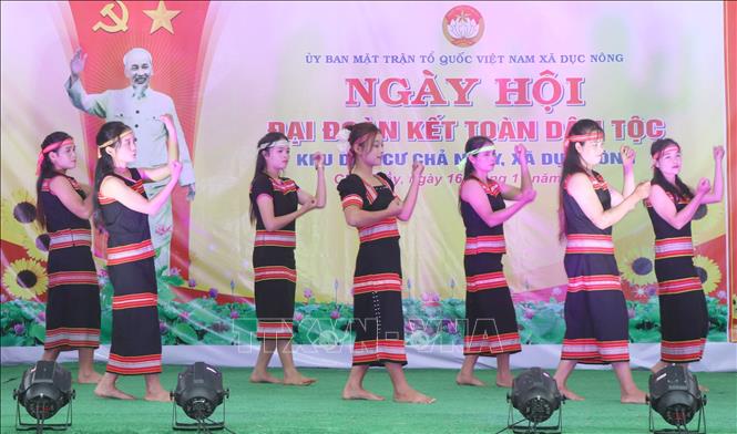 Các tiết mục văn nghệ tại Ngày hội Đại đoàn kết toàn dân tộc thôn Chả Nhầy, xã Dục Nông. Ảnh: Cao Nguyên - TTXVN