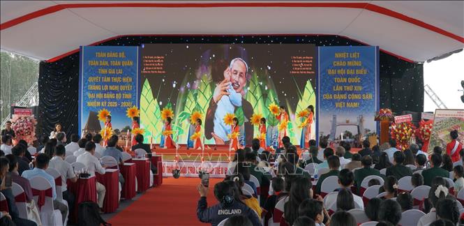 Quang cảnh Lễ khởi công Dự án “Xây dựng trường phổ thông nội trú liên cấp tiểu học và trung học cơ sở tại 7 xã biên giới tỉnh Gia Lai”. Ảnh: Hoài Nam - TTXVN