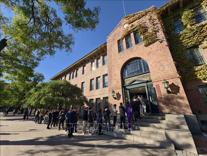 Một trường đại học ở Bắc Kinh, Trung Quốc. Ảnh: THX/TTXVN