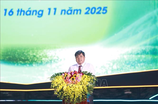 Thứ trưởng Bộ Nông nghiệp và Môi Trường Trần Thanh Nam phát biểu tại lễ khai mạc. Ảnh: Huỳnh Anh - TTXVN
