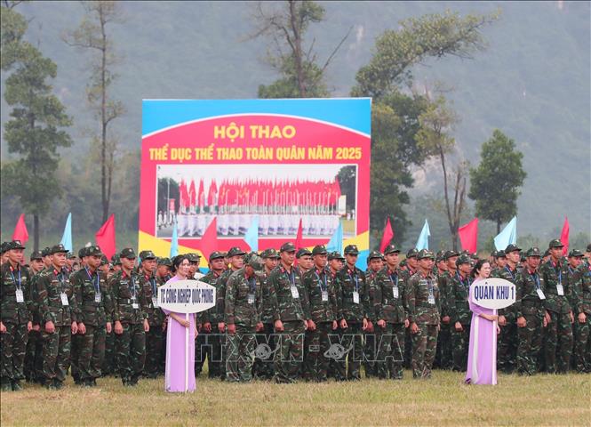 Các VĐV tham gia lễ khai mạc. Ảnh: Trọng Đức - TTXVN