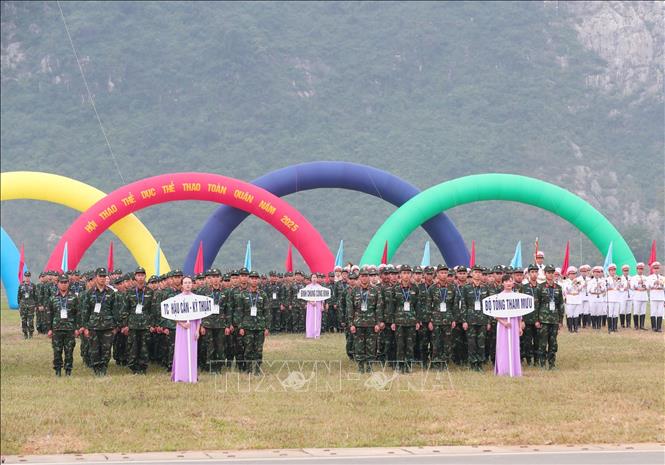 Các VĐV tham gia lễ khai mạc. Ảnh: Trọng Đức - TTXVN