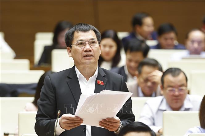 Đại biểu Quốc hội tỉnh Lâm Đồng Dương Khắc Mai phát biểu. Ảnh: Doãn Tấn - TTXVN