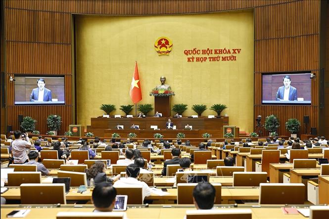 Bộ trưởng Bộ Công an Lương Tam Quang giải trình, làm rõ một số vấn đề đại biểu Quốc hội nêu. Ảnh: Doãn Tấn - TTXVN