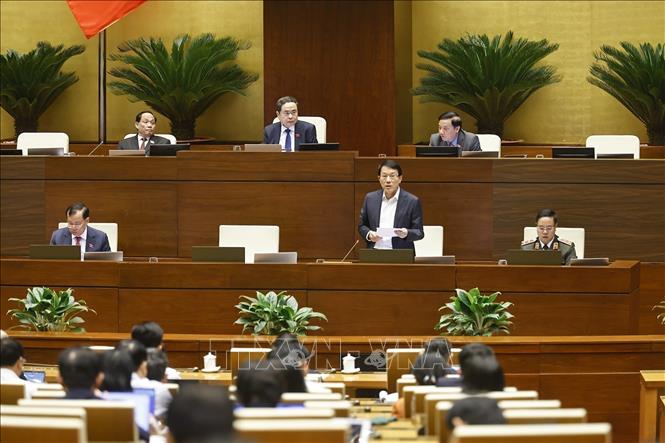 Bộ trưởng Bộ Công an Lương Tam Quang giải trình, làm rõ một số vấn đề đại biểu Quốc hội nêu. Ảnh: Doãn Tấn - TTXVN