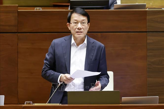 Bộ trưởng Bộ Công an Lương Tam Quang giải trình, làm rõ một số vấn đề đại biểu Quốc hội nêu. Ảnh: Doãn Tấn - TTXVN