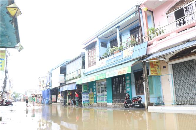 Phố cổ Bao Vinh bị ngập sâu. Ảnh: Mai Trang - TTXVN 