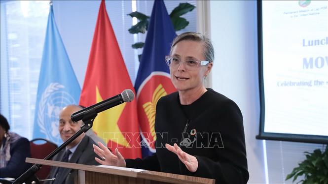 Đại sứ Beth Delaney, Phó Trưởng phái đoàn thường trực Australia tại LHQ phát biểu tại buổi lễ. Ảnh: Thanh Tuấn - Phóng viên TTXVN tại Mỹ