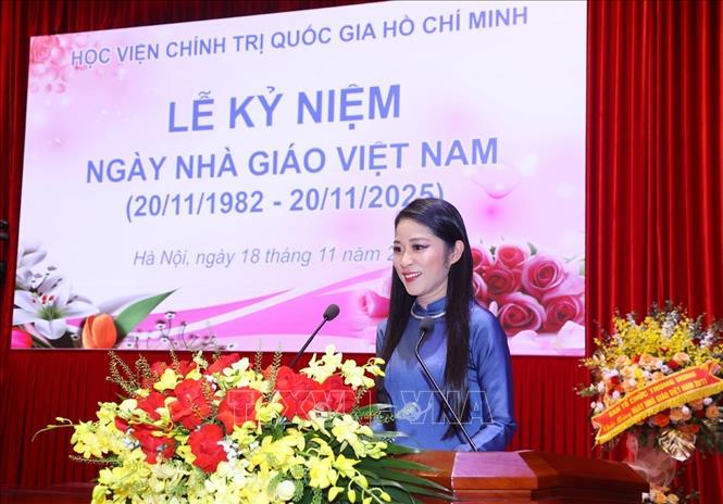 Đồng chí Lê Thanh Huyền, Học viên Lớp CCLLCT, K76.A09 phát biểu. Ảnh:Văn Điệp – TTXVN