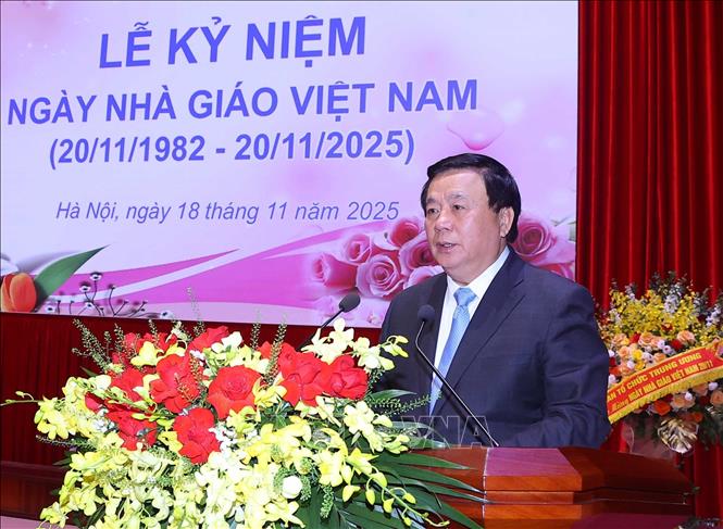GS,TS Nguyễn Xuân Thắng đọc Diễn văn Kỷ niệm Ngày Nhà giáo Việt Nam 20/11. Ảnh:Văn Điệp – TTXVN