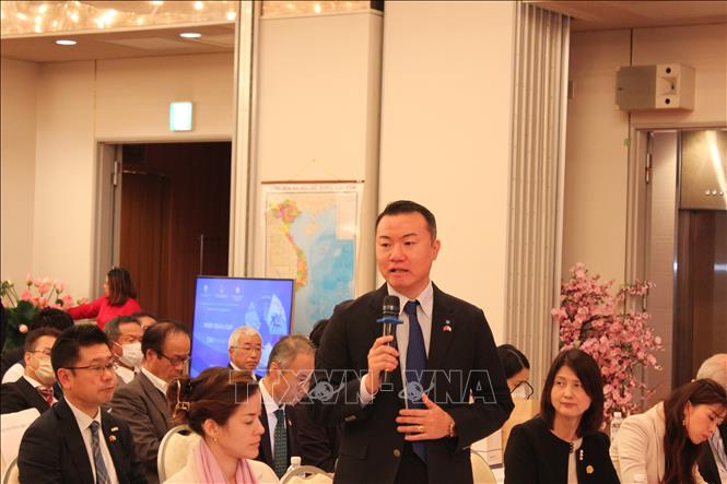 Một đại biểu Nhật Bản đặt câu hỏi với lãnh đạo tỉnh Tây Ninh. Ảnh: Nguyễn Tuyến - PV TTXVN tại Nhật Bản.