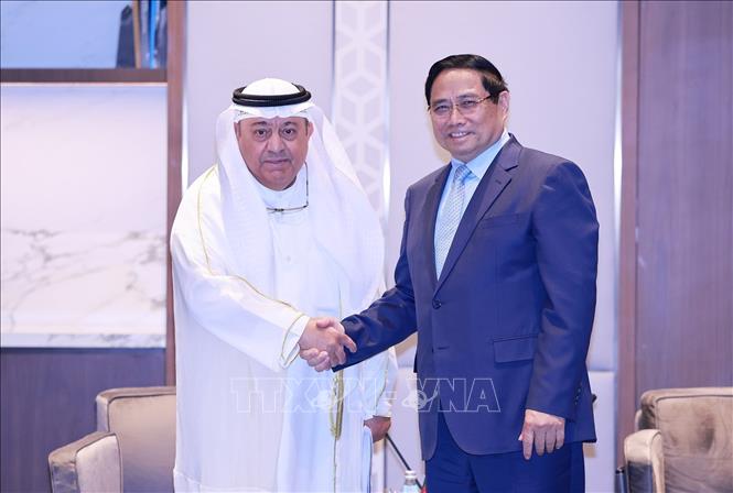 Thủ tướng Phạm Minh Chính tiếp ông Tareq Sulaiman Ahmed Al-Roumi, Bộ trưởng Dầu mỏ Kuwait. Ảnh: Dương Giang-TTXVN