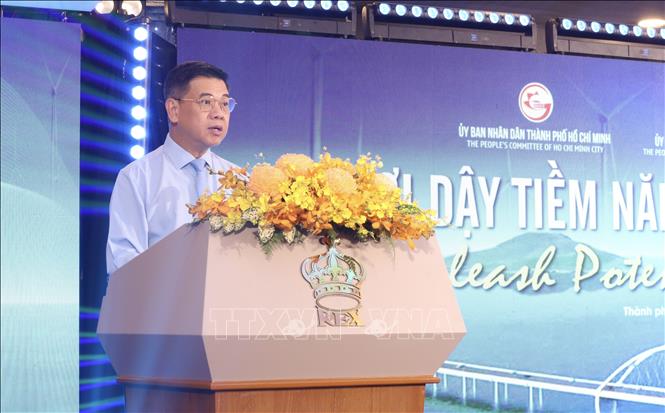 Ông Nguyễn Văn Dũng, Phó Chủ tịch UBND TP. Hồ Chí Minh phát biểu tại hội nghị. Ảnh: Xuân Anh – TTXVN