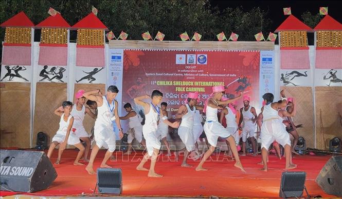 Đoàn Ấn Độ biểu diễn tại lễ hội. Ảnh: Ngọc Thúy - PV TTXVN tại Ấn Độ