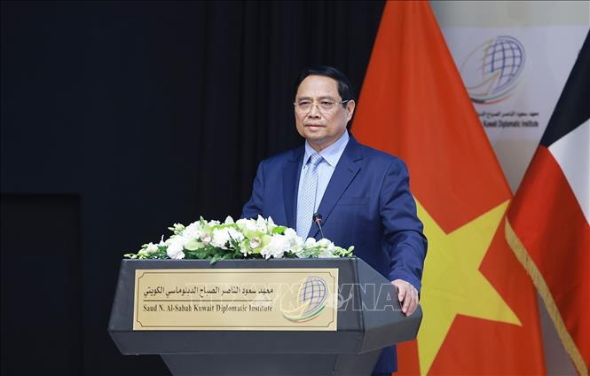 Thủ tướng Phạm Minh Chính phát biểu về chính sách của Việt Nam tại Học viện Ngoại giao Kuwait. Ảnh: Dương Giang-TTXVN 
