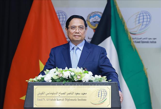 Thủ tướng Phạm Minh Chính phát biểu về chính sách của Việt Nam tại Học viện Ngoại giao Kuwait. Ảnh: Dương Giang-TTXVN 
