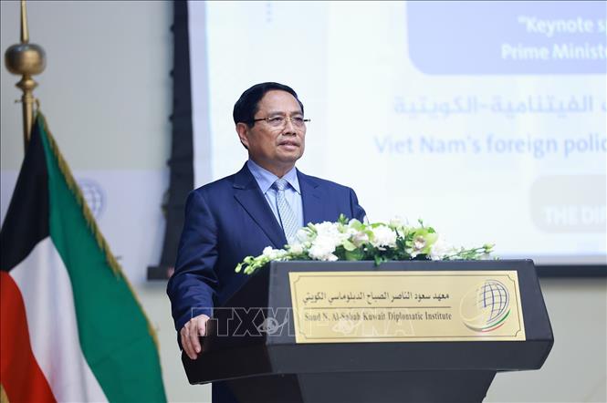 Thủ tướng Phạm Minh Chính phát biểu về chính sách của Việt Nam tại Học viện Ngoại giao Kuwait. Ảnh: Dương Giang-TTXVN 
