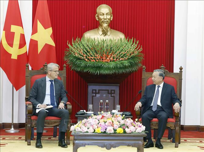 Tổng Bí thư Tô Lâm tiếp ông Vincent Clerc, Giám đốc điều hành Tập đoàn A.P. Moller-Maersk của Đan Mạch. Ảnh: Thống Nhất - TTXVN