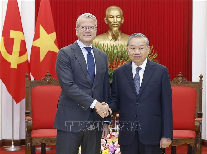Tổng Bí thư Tô Lâm tiếp ông Vincent Clerc, Giám đốc điều hành Tập đoàn A.P. Moller-Maersk của Đan Mạch. Ảnh: Thống Nhất - TTXVN