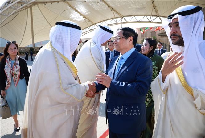 Lễ tiễn Thủ tướng Phạm Minh Chính và Phu nhân Lê Thị Bích Trân tại sân bay quốc tế Kuwait. Ảnh: Dương Giang-TTXVN
