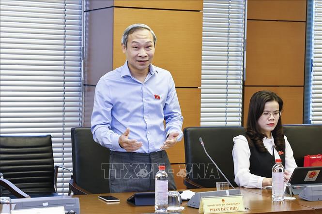 Đại biểu Quốc hội tỉnh Hưng Yên Phan Đức Hiếu phát biểu. Ảnh: Doãn Tấn - TTXVN
