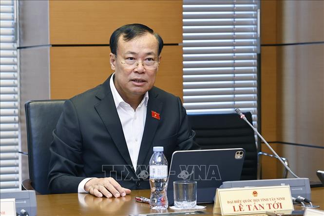 Đại biểu Quốc hội tỉnh Tây Ninh Lê Tấn Tới phát biểu. Ảnh: Doãn Tấn - TTXVN