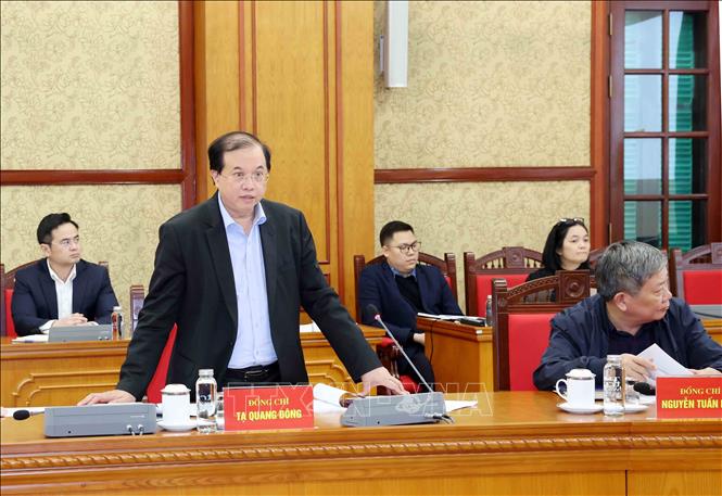 Thứ trưởng Bộ Văn hoá, Thể thao và Du lịch Tạ Quang Đông trình bày báo cáo. Ảnh: Phương Hoa - TTXVN