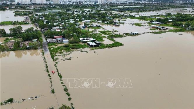 Mưa lớn gây ngập lụt ở phường Nam Nha Trang (Khánh Hòa). Ảnh: TTXVN phát