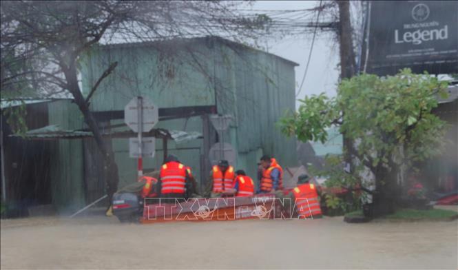 Nhiều khu vực tại Gia Lai bị ngập sâu trong nước. Ảnh: Đình Quân-TTXVN