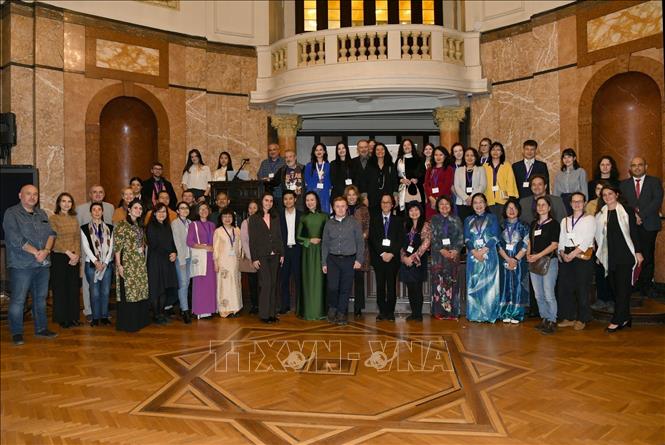 Các đại biểu dự lễ khai mạc sự kiện. Ảnh TTXVN phát