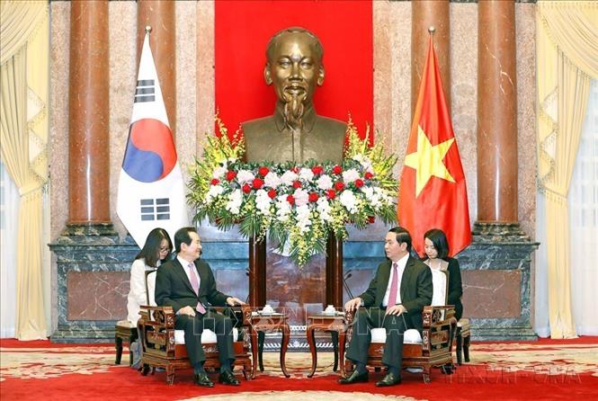 Chủ tịch nước Trần Đại Quang tiếp Chủ tịch Quốc hội Hàn Quốc Chung Sye-kyun trong chuyến thăm chính thức Việt Nam (Hà Nội, 25/04/2017). Ảnh: Nhan Sáng-TTXVN