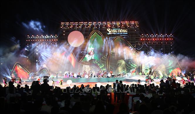 Chương trình nghệ thuật hấp dẫn nhân dân và du khách.  Ảnh: Tuấn Anh - TTXVN