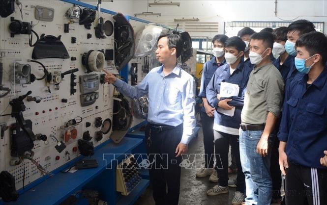  60 năm xây dựng và phát triển (1962-2022), trường Đại học Sư phạm Kỹ thuật- Đại học Đà Nẵng - địa chỉ tin cậy trong đào tạo, nghiên cứu kỹ thuật, không ngừng đổi mới, sáng tạo, bắt kịp thời đại 4.0, là cái nôi uy tín đào tạo nguồn nhân lực kỹ thuật và công nghệ của khu vực miền Trung - Tây Nguyên và cả nước. Ảnh: Văn Dũng - TTXVN 