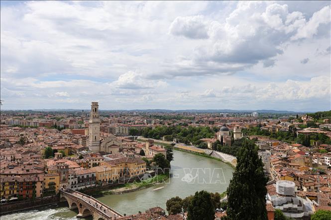 Quang cảnh thành phố Verona, Italy. Ảnh: THX/TTXVN