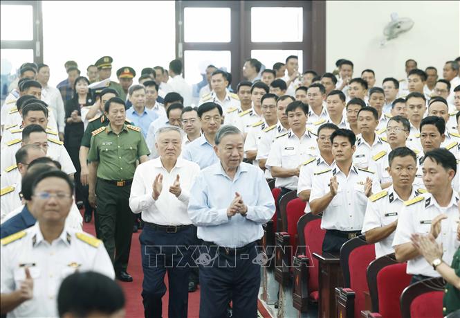 Tổng Bí thư Tô Lâm đến thăm, làm việc với Vùng 5 Hải quân. Ảnh: Thống Nhất – TTXVN