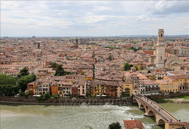 Quang cảnh thành phố Verona, Italy. Ảnh: THX/TTXVN