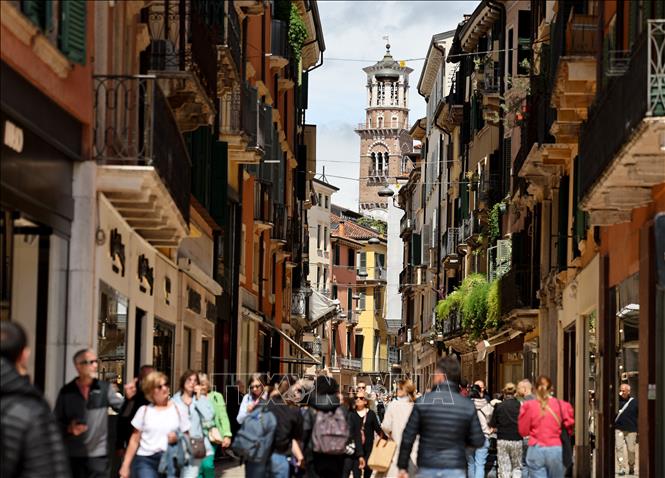 Một tuyến phố tại Verona, Italy. Ảnh: THX/TTXVN
