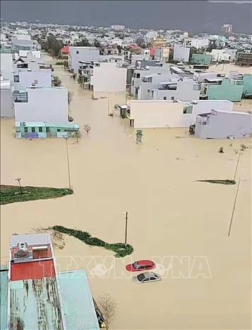 Toàn cảnh khu vực ngập lũ lụt tại phường Hoài Nhơn Đông, tỉnh Gia Lai. Ảnh: TTXVN phát