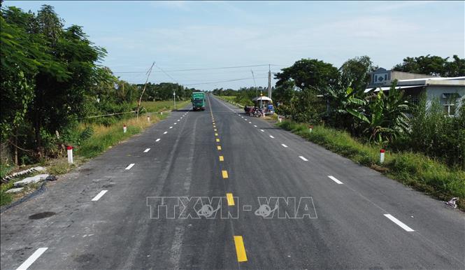 Dự án nâng cấp quốc lộ 30, đoạn Cao Lãnh - Hồng Ngự (giai đoạn 3) qua phường Mỹ Trà đã cơ bản hoàn thành. Ảnh: Nhựt An - TTXVN